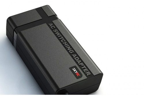 SkyRC 15V / 4A hálózati adapter